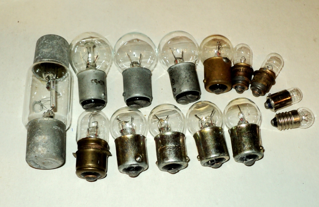 Лампочки разные - 14 штук.